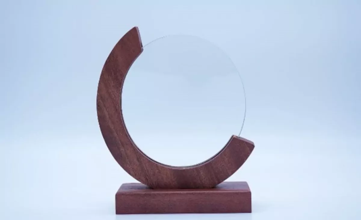 Trophée Chaussin cristal et bois à Casablanca